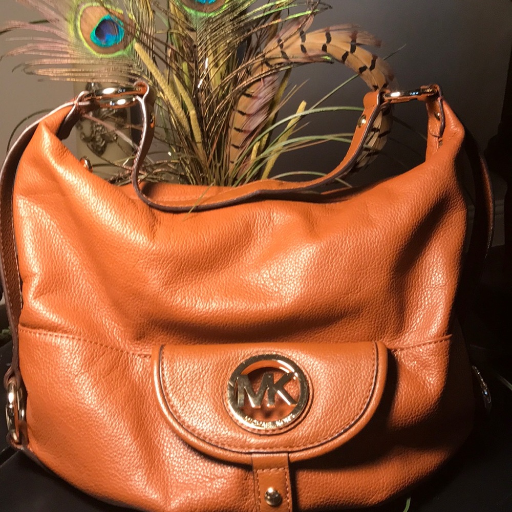Gorgeous Michael Kors Leather Handbag 👜